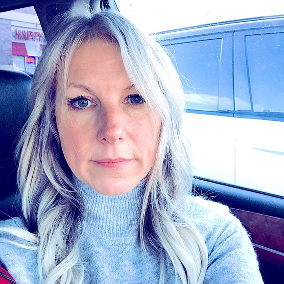 Meet your Posher, Tracy - Picture 2 of 2